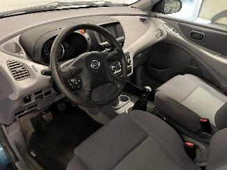 Nissan Almera Almera Tino (V10M) MPV 1.8 16V (QG18DE) [85kW]  (12-2002/02-2006) picture 13