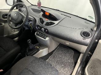 Renault Twingo Twingo II (CN) Hatchback 3-drs 1.2 (D7F-800(Euro 4)) [43kW]  (03-2007/=
09-2014) picture 7
