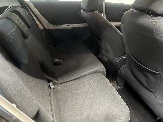 Toyota Yaris Yaris II (P9) Hatchback 1.3 16V VVT-i (2SZFE) [64kW]  (08-2005/11-2010=
) picture 13