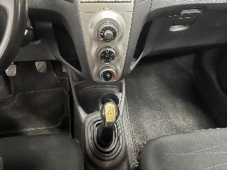 Toyota Yaris Yaris II (P9) Hatchback 1.3 16V VVT-i (2SZFE) [64kW]  (08-2005/11-2010=
) picture 20