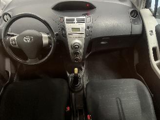 Toyota Yaris Yaris II (P9) Hatchback 1.3 16V VVT-i (2SZFE) [64kW]  (08-2005/11-2010=
) picture 14