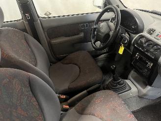 Nissan Micra Micra (K11) Hatchback 1.3 LX,SLX 16V (CG13DE) [55kW]  (08-1992/09-2000=
) picture 15