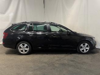 Skoda Octavia Octavia Combi (5EAC) Combi 5-drs 1.6 TDI Greenline 16V (DBKA) [81kW]  =
(05-2013/07-2020) picture 7