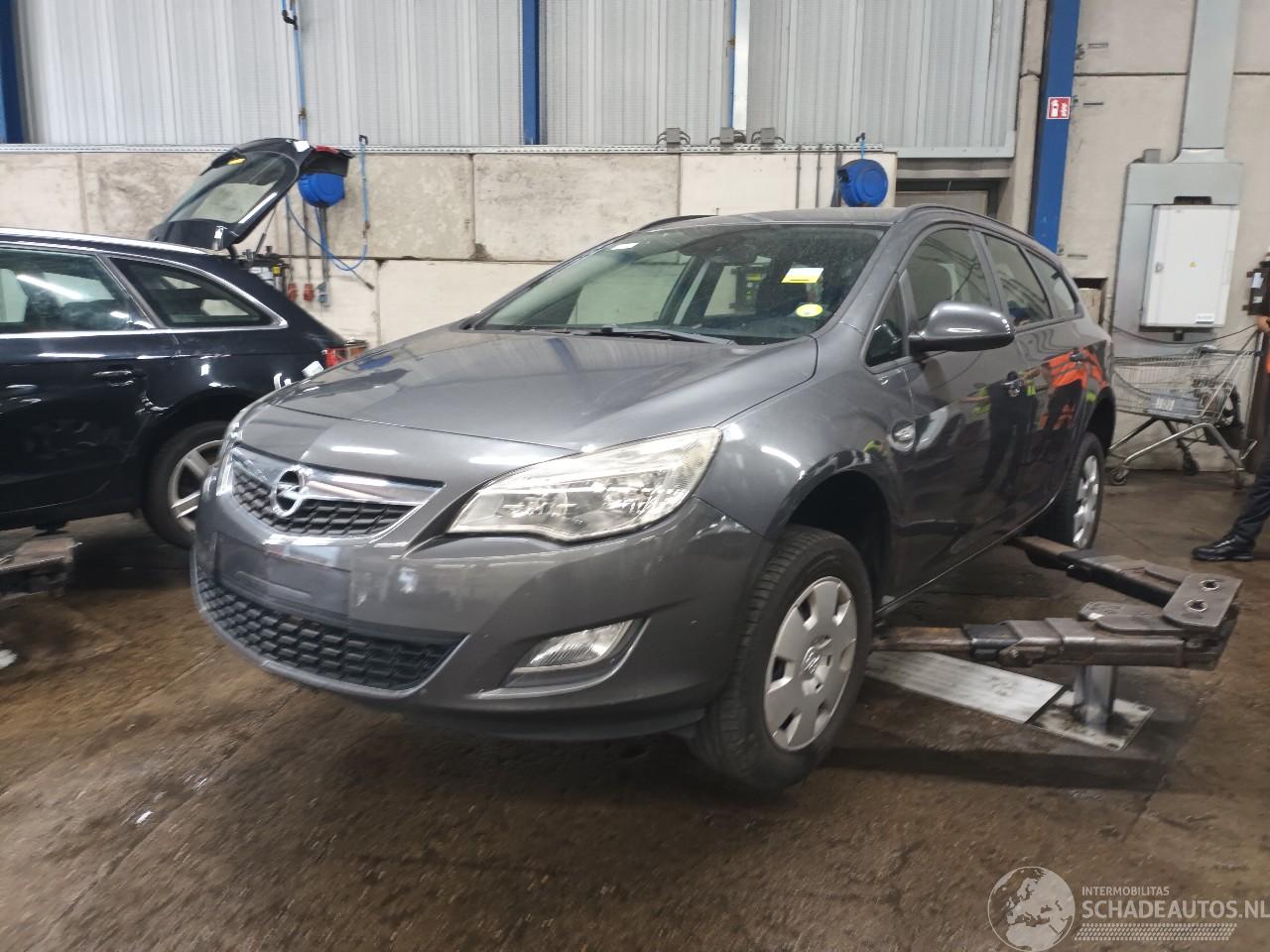 Opel Astra Astra J Sports Tourer (PD8/PE8/PF8) Combi 1.7 CDTi 16V (A17DTR(Euro 5)=
) [81kW]  (10-2010/10-2015)