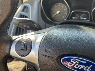 Ford Focus Focus 3 Wagon Combi 1.0 Ti-VCT EcoBoost 12V 125 (M1DA(Euro 5)) [92kW] =
 (02-2012/05-2018) picture 14