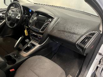 Ford Focus Focus 3 Wagon Combi 1.0 Ti-VCT EcoBoost 12V 125 (M1DC) [92kW]  (02-201=
2/05-2018) picture 7