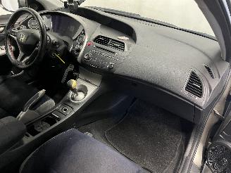 Honda Civic Civic (FK/FN) Hatchback 1.4 i-Dsi (L13A7) [61kW]  (09-2005/10-2008) picture 10