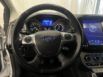 Ford Focus Focus 3 Wagon Combi 1.0 Ti-VCT EcoBoost 12V 125 (M1DA(Euro 5)) [92kW] =
 (02-2012/05-2018) picture 24