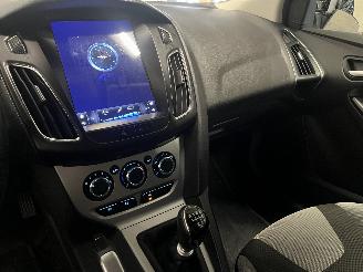 Ford Focus Focus 3 Wagon Combi 1.0 Ti-VCT EcoBoost 12V 125 (M1DA(Euro 5)) [92kW] =
 (02-2012/05-2018) picture 22