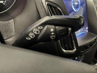 Ford Focus Focus 3 Wagon Combi 1.0 Ti-VCT EcoBoost 12V 125 (M1DA(Euro 5)) [92kW] =
 (02-2012/05-2018) picture 21