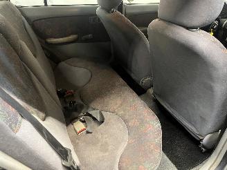 Nissan Micra Micra (K11) Hatchback 1.3 LX,SLX 16V (CG13DE) [55kW]  (08-1992/09-2000=
) picture 16