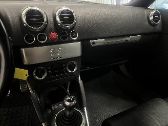 Audi TT TT (8N3) Coupé 1.8 20V Turbo (AUQ) [132kW]  (10-1998/10-2006) picture 14