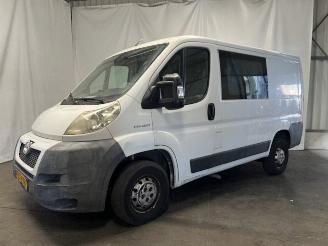 Peugeot Boxer Boxer (U9) Van 2.2 HDi 100 Euro 4 (22DT(4HV)) [74kW]  (04-2006/12-2011=
) picture 2