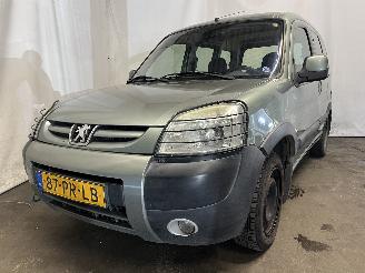 Damaged car Peugeot Partner Partner Combispace MPV 1.6 16V (TU5JP4(NFU)) [80kW]  (07-2001/03-2008)= 2004/10