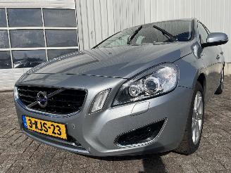 Schadeauto Volvo V-60 V60 I (FW/GW) Combi 2.4 D6 20V Plug-in Hybrid AWD (D82PHEV) [206kW]  (=
06-2012/12-2015) 2013/5