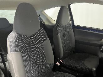 Peugeot 107 107 Hatchback 1.0 12V (384F(1KR)) [50kW]  (06-2005/05-2014) picture 12