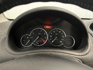 Peugeot 206 206 CC (2D) Cabrio 1.6 16V (TU5JP4(NFU)) [80kW]  (09-2000/12-2007) picture 16