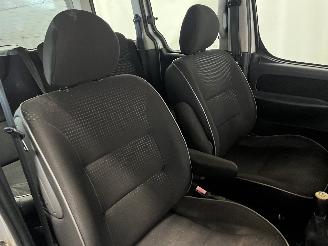 Peugeot Partner Partner Combispace MPV 1.6 16V (TU5JP4(NFU)) [80kW]  (07-2001/03-2008)= picture 8