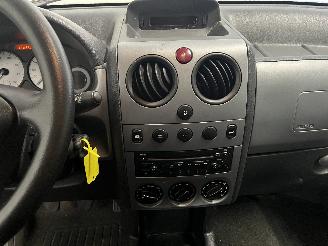 Peugeot Partner Partner Combispace MPV 1.6 16V (TU5JP4(NFU)) [80kW]  (07-2001/03-2008)= picture 14