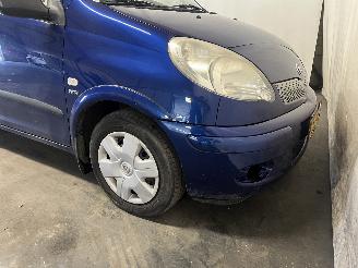 Toyota Yaris Yaris Verso (P2) MPV 1.3 16V (2NZFE) [62kW]  (11-2002/09-2005) picture 9