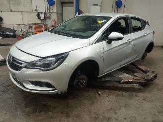 Autoverwertung Opel Astra Astra K Hatchback 5-drs 1.6 CDTI 110 16V (B16DTE(Euro 6)) [81kW]  (06-=
2015/12-2022) 2019