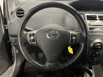Toyota Yaris Yaris II (P9) Hatchback 1.33 16V Dual VVT-I (1NRFE) [74kW]  (11-2008/1=
2-2011) picture 11