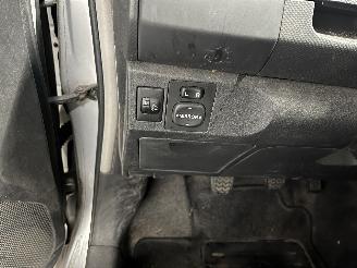 Toyota Yaris Yaris II (P9) Hatchback 1.33 16V Dual VVT-I (1NRFE) [74kW]  (11-2008/1=
2-2011) picture 16