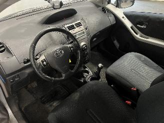 Toyota Yaris Yaris II (P9) Hatchback 1.33 16V Dual VVT-I (1NRFE) [74kW]  (11-2008/1=
2-2011) picture 10