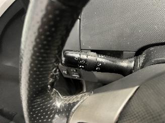 Toyota Yaris Yaris II (P9) Hatchback 1.33 16V Dual VVT-I (1NRFE) [74kW]  (11-2008/1=
2-2011) picture 15