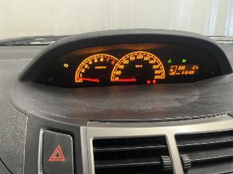 Toyota Yaris Yaris II (P9) Hatchback 1.33 16V Dual VVT-I (1NRFE) [74kW]  (11-2008/1=
2-2011) picture 18