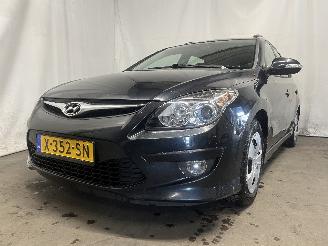 Unfallwagen Hyundai I-30 i30 Crosswagon (WWH) Combi 1.4 CVVT 16V (G4FA) [80kW]  (11-2009/06-201=
2) 2011/11