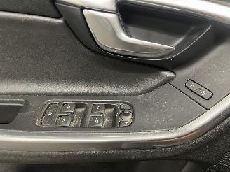 Volvo V-60 V60 I (FW/GW) Combi 2.4 D6 20V Plug-in Hybrid AWD (D82PHEV) [206kW]  (=
06-2012/12-2015) picture 23