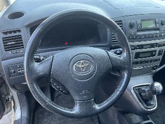 Toyota Corolla Corolla Verso (E12) MPV 1.8 16V VVT-i (1ZZFE) [99kW]  (12-2001/05-2004=
) picture 16