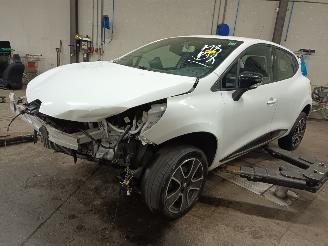 Sloopauto Renault Clio Clio IV (5R) Hatchback 5-drs 0.9 Energy TCE 90 12V (H4B-400(H4B-A4)) [=
66kW]  (11-2012/08-2021) 2014/1