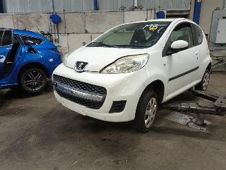 Autoverwertung Peugeot 107 107 Hatchback 1.0 12V (384F(1KR)) [50kW]  (06-2005/05-2014) 2010/6