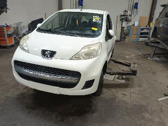 Coche siniestrado Peugeot 107 107 Hatchback 1.0 12V (384F(1KR)) [50kW]  (06-2005/05-2014) 2009/4