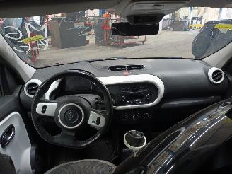 Renault Twingo Twingo III (AH) Hatchback 5-drs 0.9 Energy TCE 90 12V (H4B-C4) [66kW] =
 (09-2014/...) picture 5