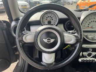 Mini Mini Mini (R56) Hatchback 1.6 16V Cooper (N12-B16A) [90kW]  (09-2009/11-201=
3) picture 16