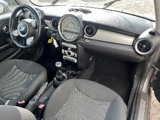 Mini Mini Mini (R56) Hatchback 1.6 16V Cooper (N12-B16A) [90kW]  (09-2009/11-201=
3) picture 13