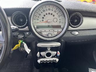 Mini Mini Mini (R56) Hatchback 1.6 16V Cooper (N12-B16A) [90kW]  (09-2009/11-201=
3) picture 18