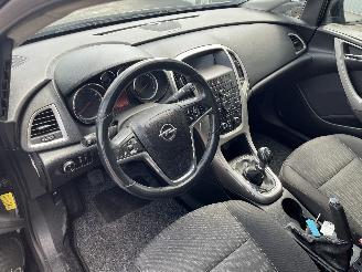 Opel Astra Astra J (PC6/PD6/PE6/PF6) Hatchback 5-drs 1.6 16V (A16XER(Euro 5)) [85=
kW]  (12-2009/10-2015) picture 16