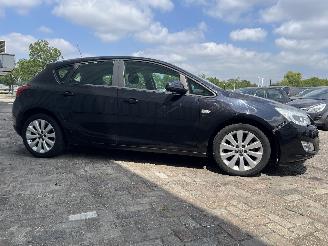 Opel Astra Astra J (PC6/PD6/PE6/PF6) Hatchback 5-drs 1.6 16V (A16XER(Euro 5)) [85=
kW]  (12-2009/10-2015) picture 8