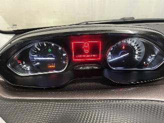 Peugeot 2008 2008 (CU) MPV 1.2 Vti 12V PureTech 82 (EB2F(HMZ)) [60kW]  (03-2013/12-=
2018) picture 14