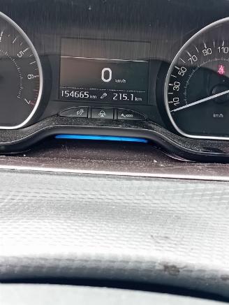 Peugeot 2008 2008 (CU) MPV 1.2 Vti 12V PureTech 82 (EB2F(HMZ)) [60kW]  (03-2013/12-=
2018) picture 2