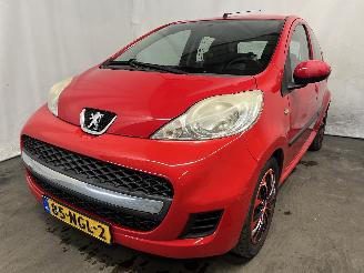 skadebil auto Peugeot 107 107 Hatchback 1.0 12V (384F(1KR)) [50kW]  (06-2005/05-2014) 2010/9