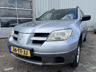 škoda osobní automobily Mitsubishi Outlander Outlander (CU) SUV 2.0 16V 4x2 (4G63(16V)) [100kW]  (05-2003/10-2006) 2007/1