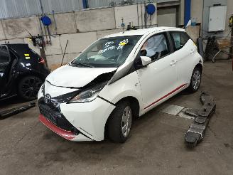 Uttjänta bilar auto Toyota Aygo Aygo (B40) Hatchback 1.0 12V VVT-i (1KR-FE) [51kW]  (05-2014/06-2018) 2015/1