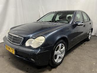 Mercedes C-klasse C (W203) Sedan 1.8 C-180K 16V (M271.946) [105kW]  (05-2002/02-2007) picture 3