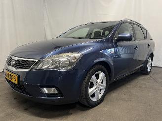 Kia Cee d Cee'd Sporty Wagon (EDF) Combi 1.4 16V (G4FA) [66kW]  (07-2009/12-2012=
) picture 3