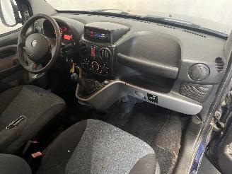 Fiat Doblo Doblo Cargo (223) Van 1.3 D 16V Multijet DPF (223.A.9000) [62kW]  (08-=
2006/12-2010) picture 11